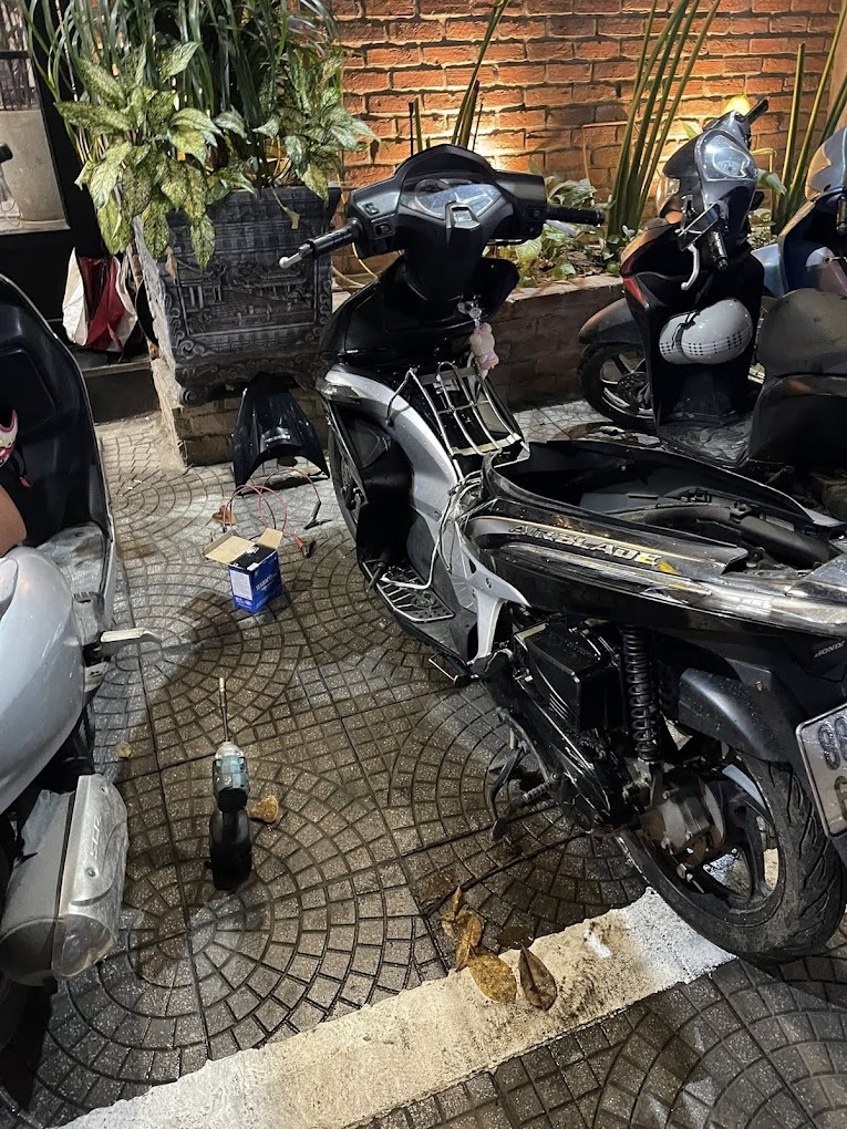 Kiểm tra hệ thống điện xe máy khi xe đề không nổ